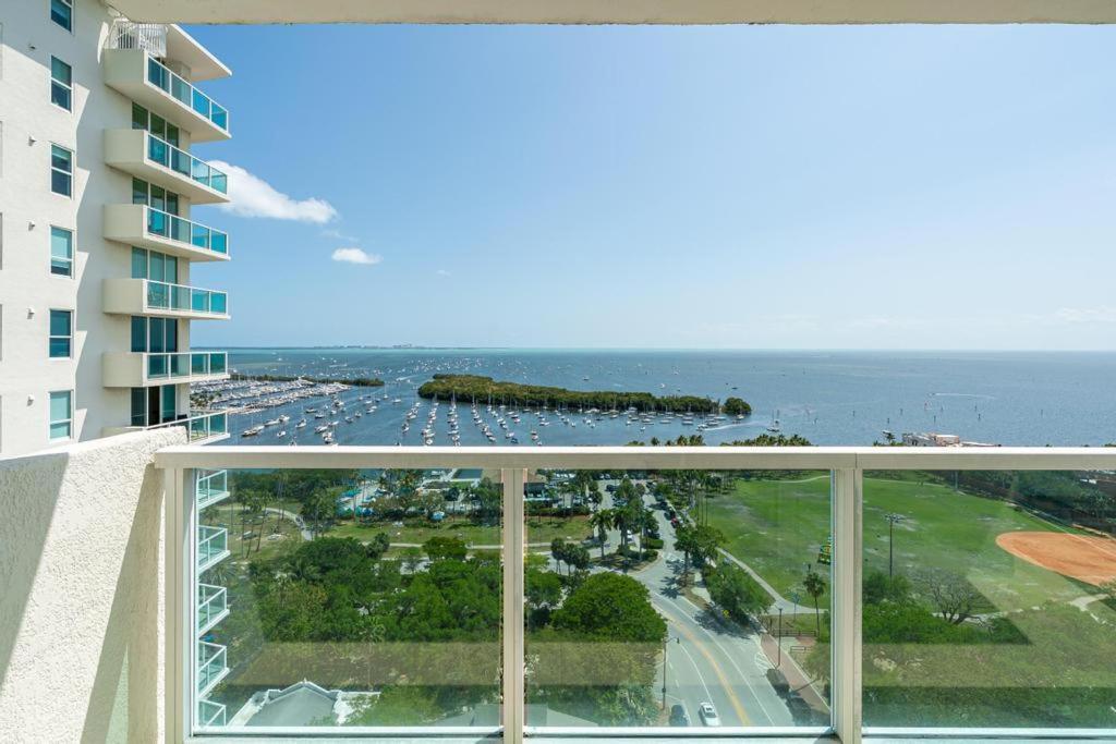 2 Bedroom Bay View Beauty In Coconut Grove- Parking For 2 Cars Included! Apartamento