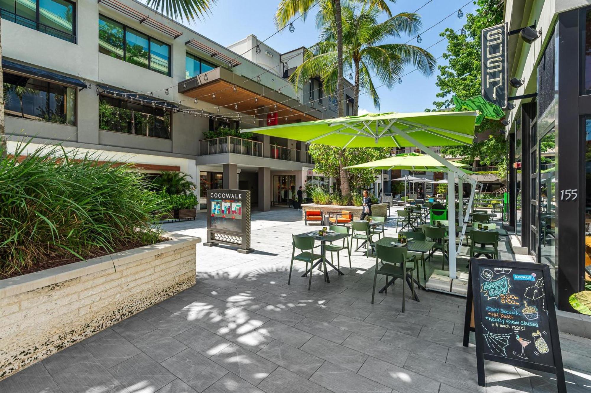 2 Bedroom Bay View Beauty In Coconut Grove- Parking For 2 Cars Included! Apartamento *