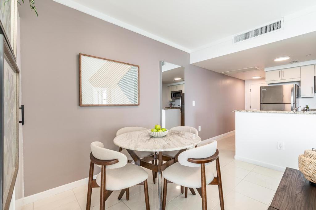 Apartamento 2 Bedroom Bay View Beauty In Coconut Grove- Parking For 2 Cars Included! *