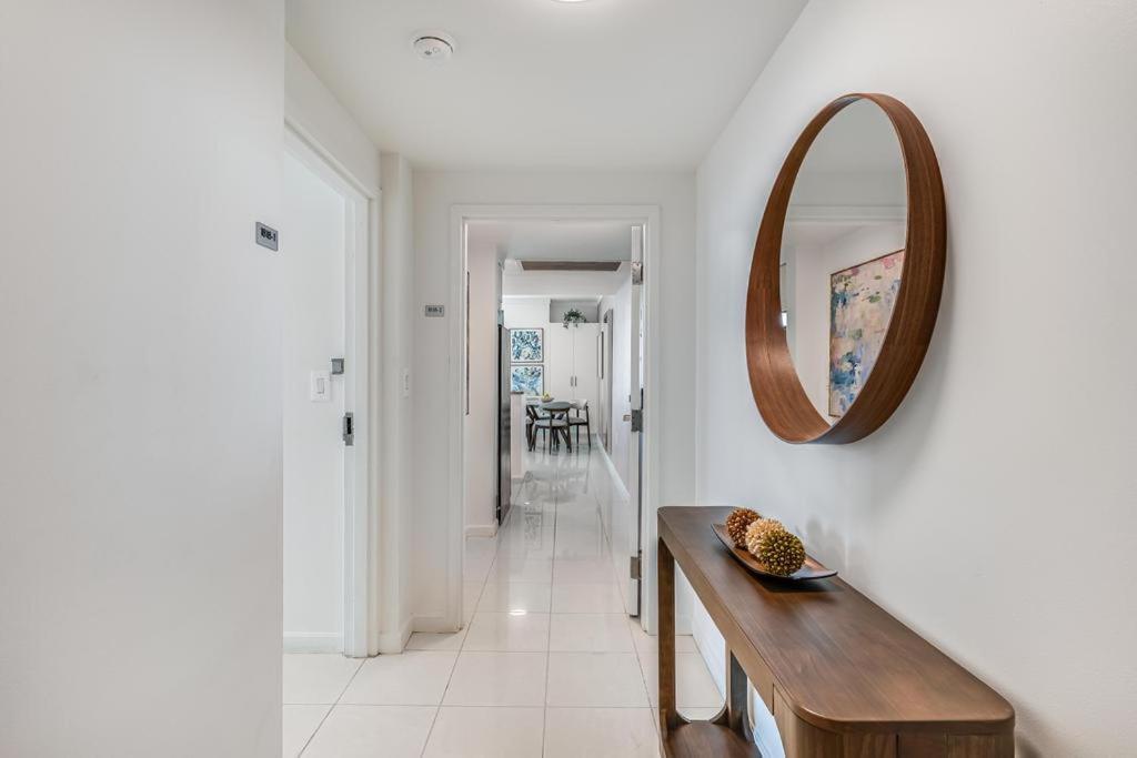 2 Bedroom Bay View Beauty In Coconut Grove- Parking For 2 Cars Included! Apartamento Miami