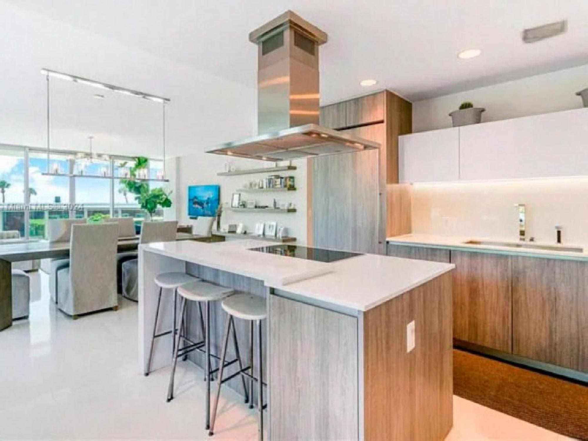 Elegant With Ocean Views In Key Biscayne Apartamento