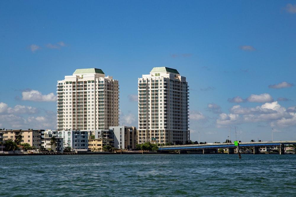 Mare Azur Luxury By Grand Bay Hotel Miami