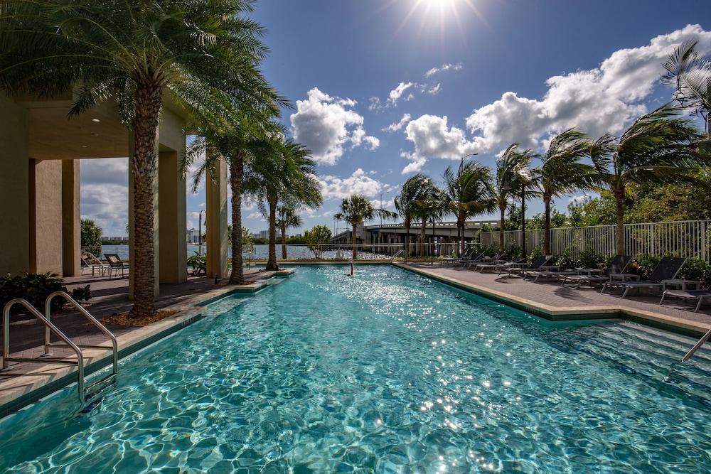 Mare Azur Luxury By Grand Bay
