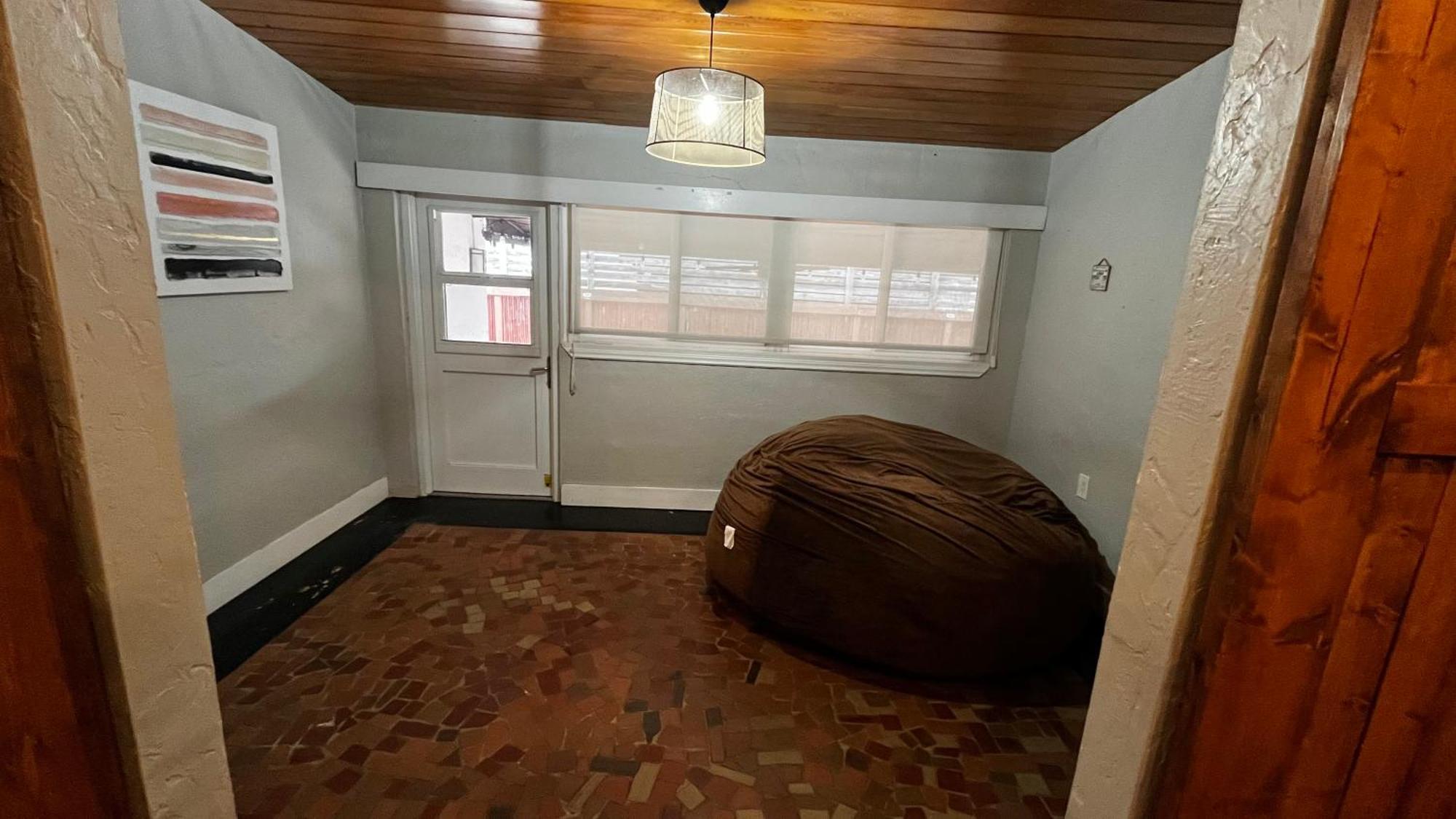 Holiday home Charmed In