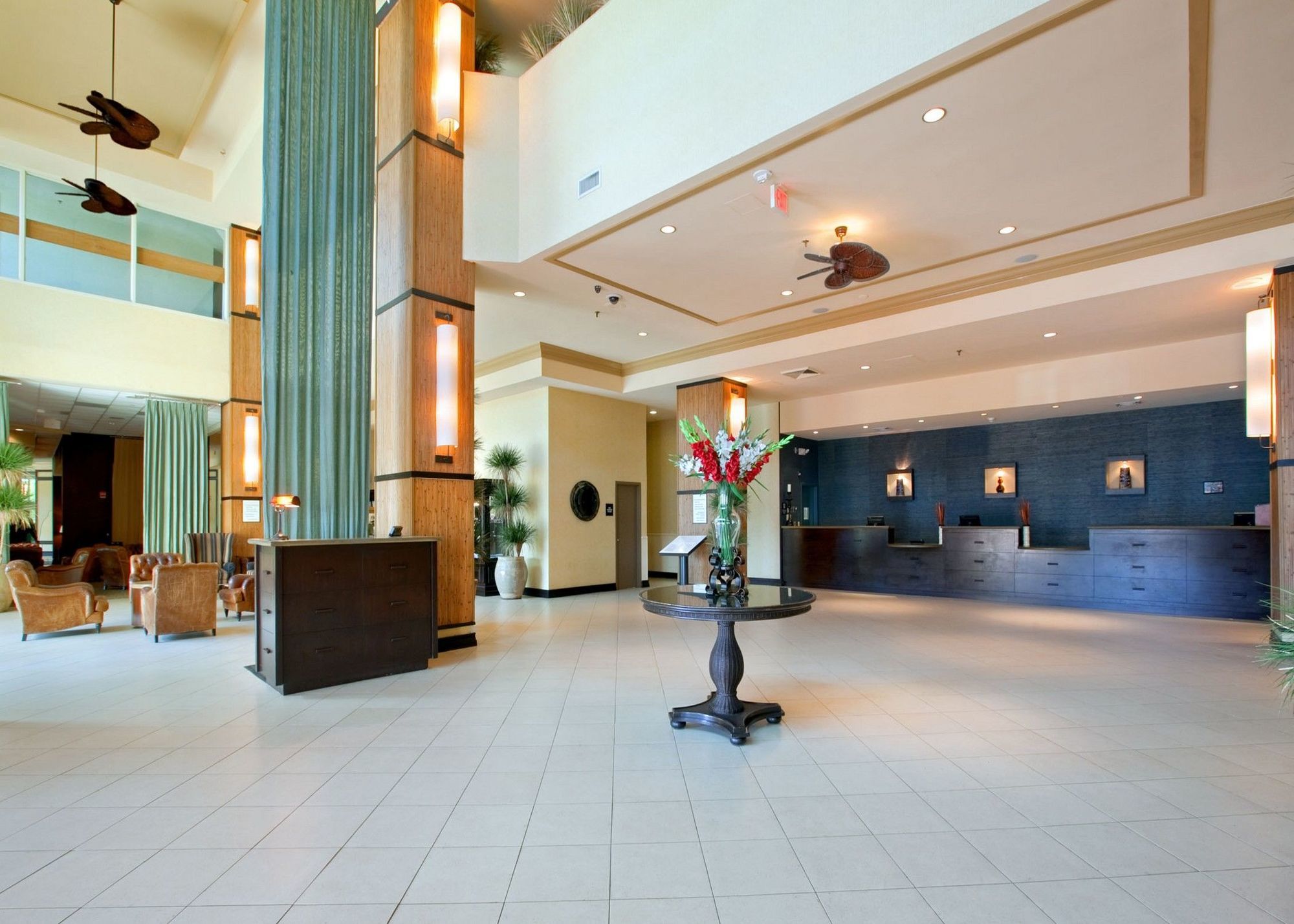 Doubletree By Hilton Airport & Convention Center Miami