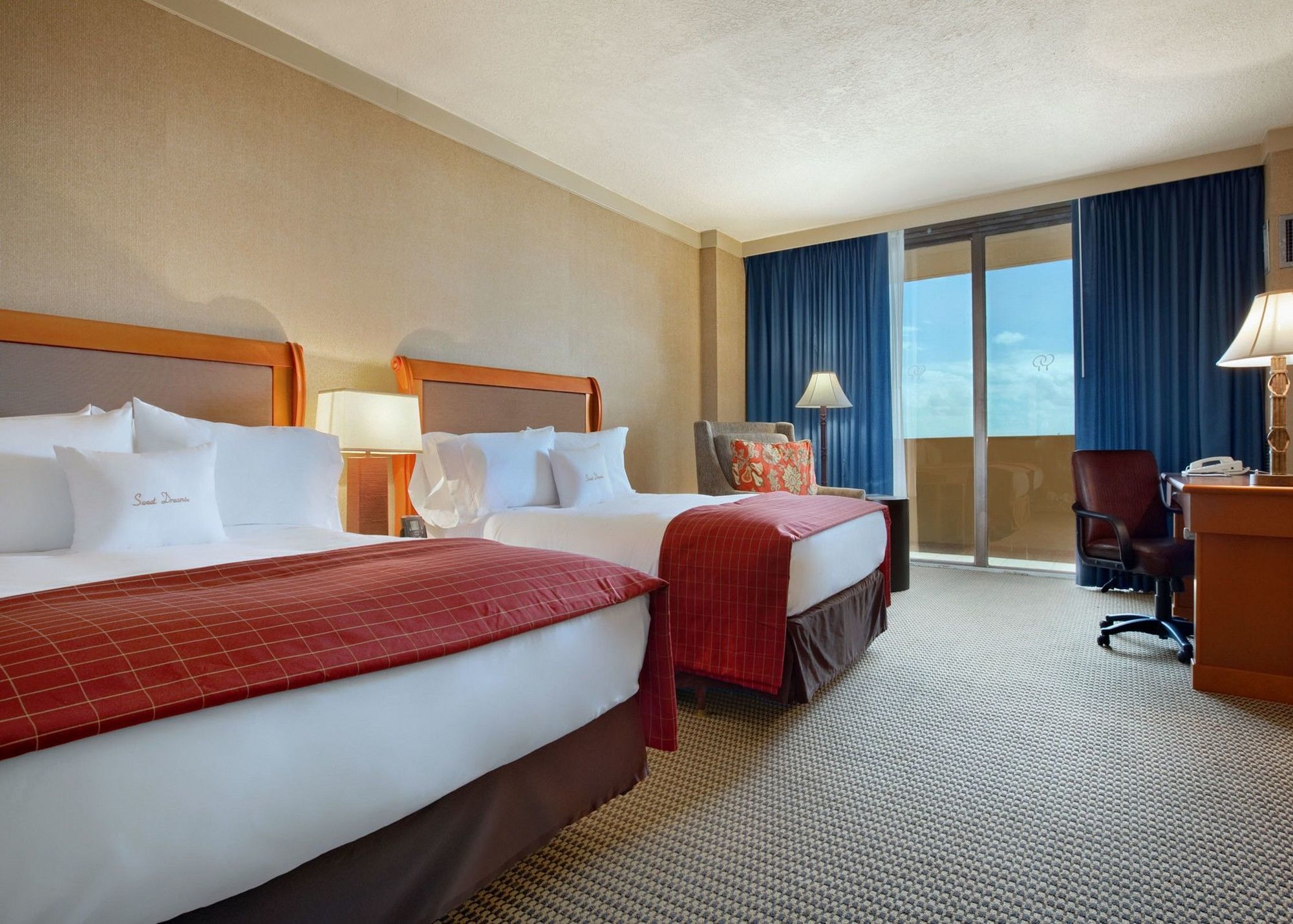 Doubletree By Hilton Airport & Convention Center