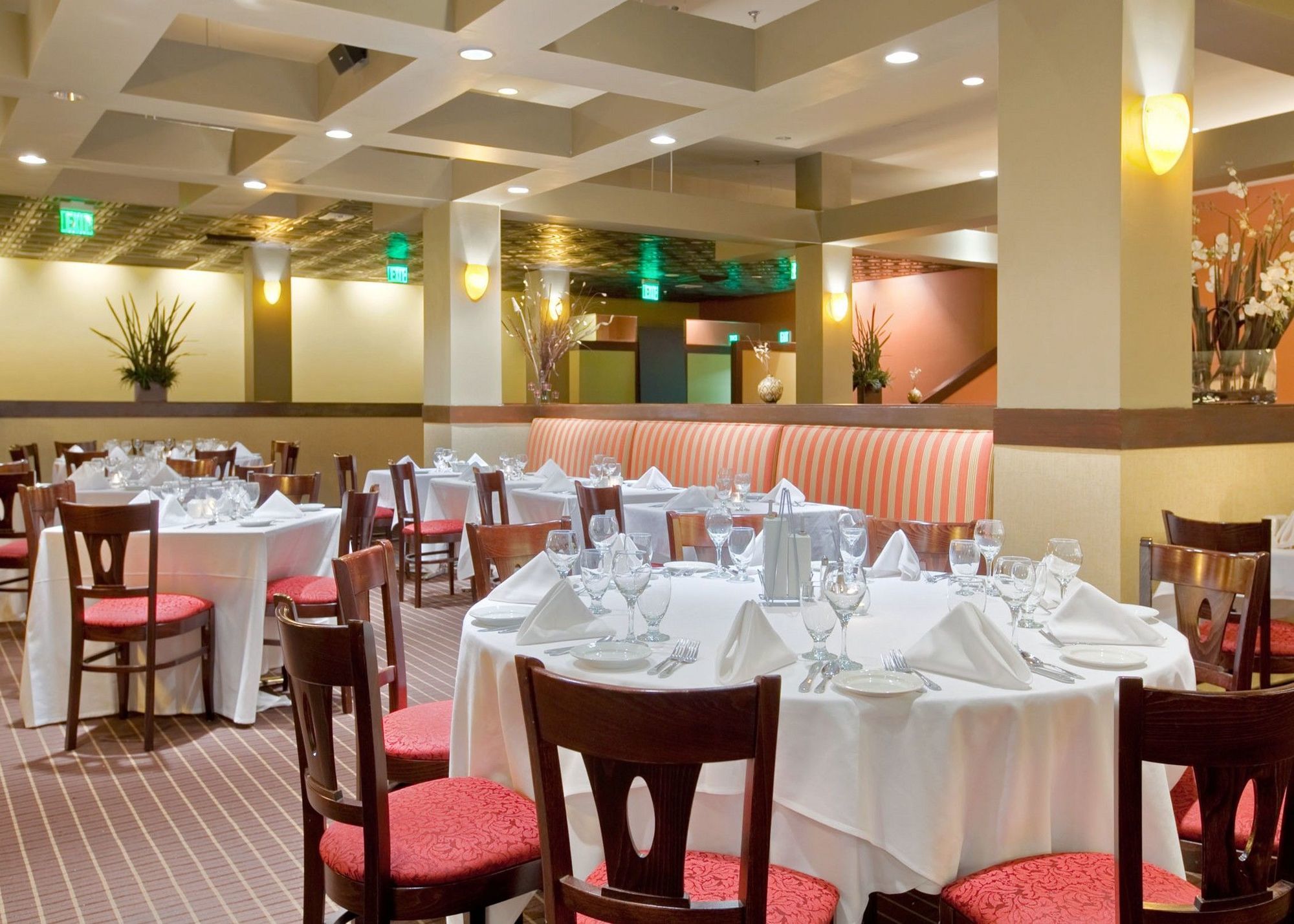 Hotel Doubletree By Hilton Airport & Convention Center 4*