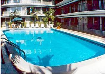 Hotel Rodeway Airport 2*
