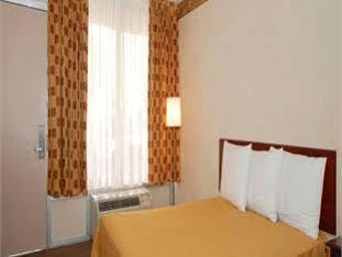 Rodeway Airport Hotel
