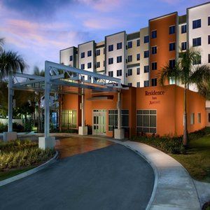 By Marriott Airport Hotel Miami
