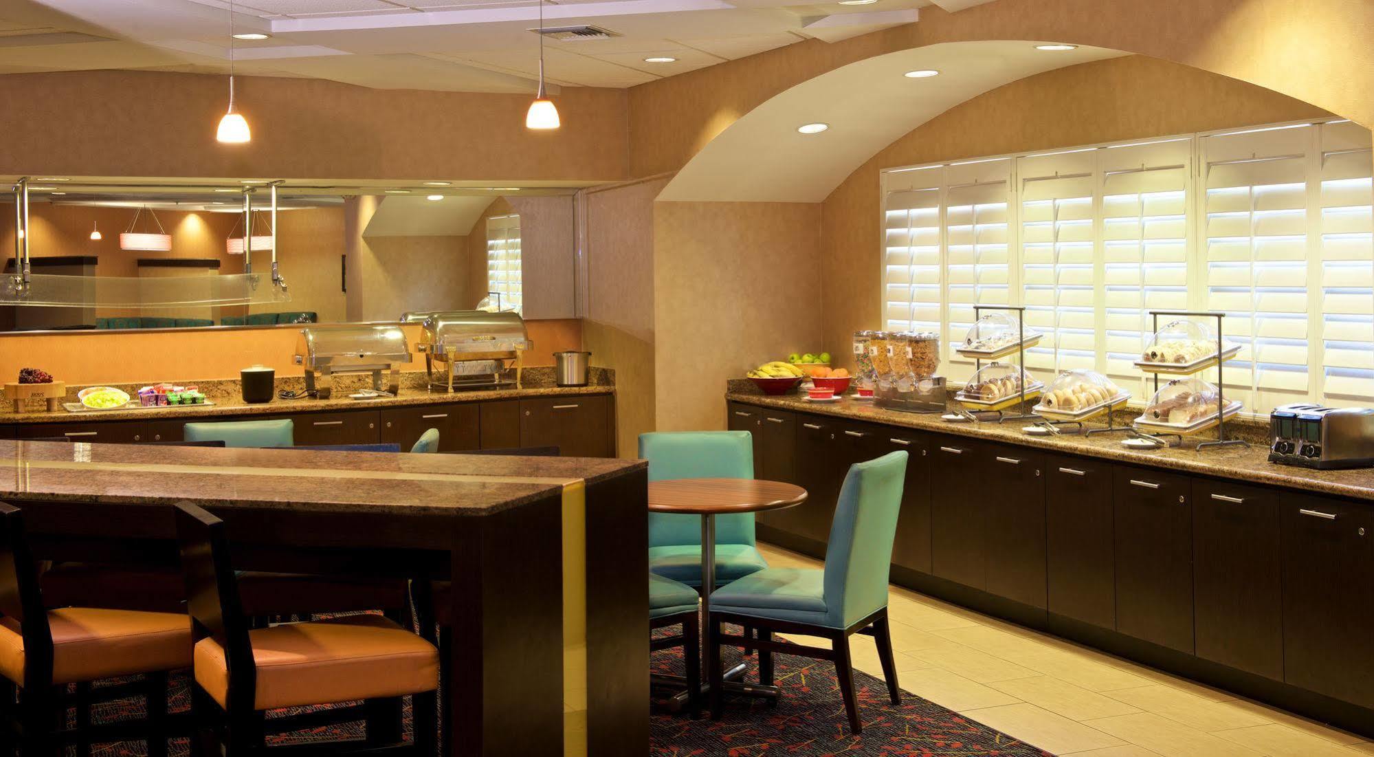 Hotel Coconut Grove 3*