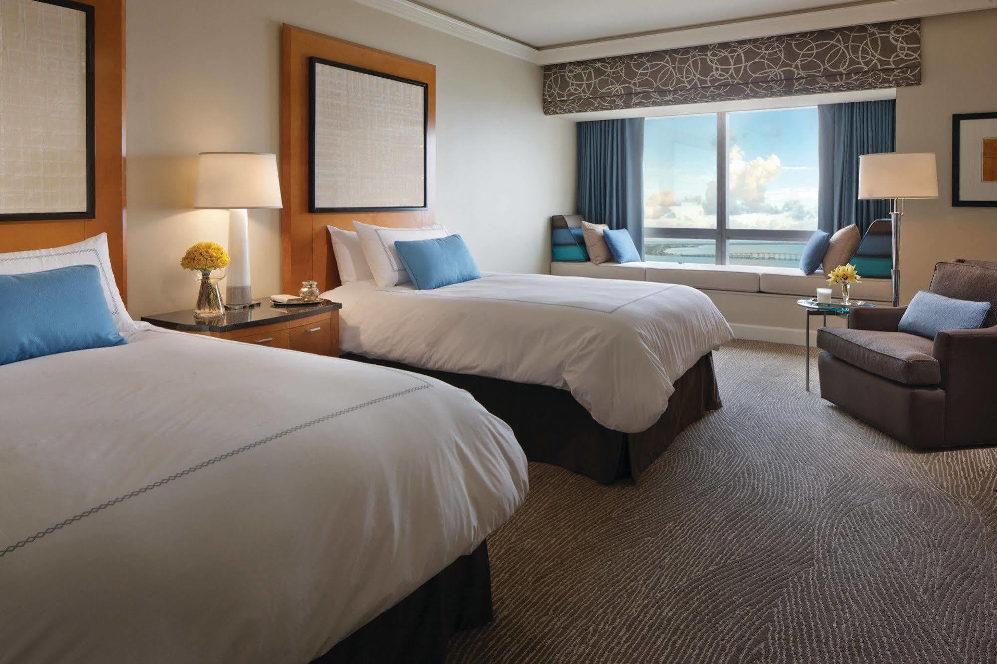 Aparthotel Four Seasons - Luxury Private Residences Miami