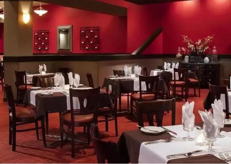 Doubletree By Hilton Airport & Convention Center Hotel 4*