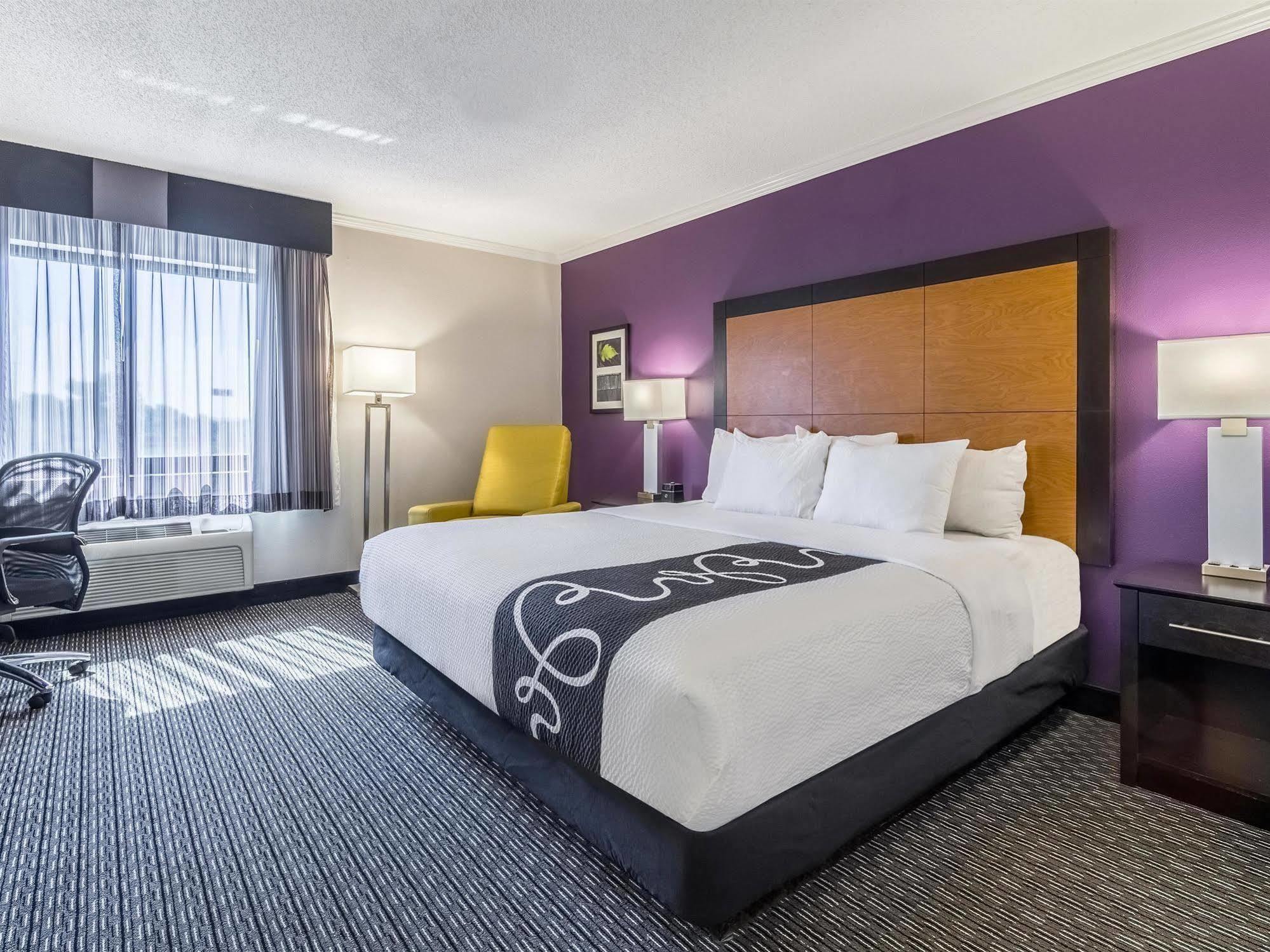 Hotel La Quinta By Wyndham Airport East
