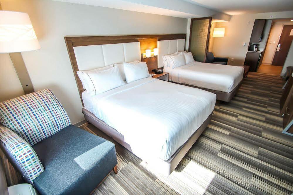 Express & Airport East By Ihg Hotel 3*