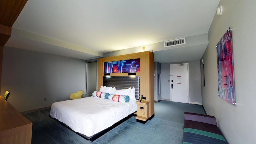 Aloft Brickell Hotel 3*