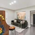 Miami Luxury Chill Close To: South Beach/Airport/Wynwood/Design District/4 Free Gated Parking