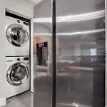 Miami Luxury Chill Close To: South Beach/Airport/Wynwood/Design District/4 Free Gated Parking