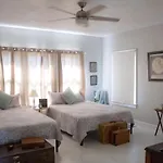 Spacious And Comfy Suite Near Mia 2 Queen Beds