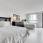Newly Remodeled - Key Colony Apartment