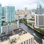 Waterfront Spacious Luxury 1 Bedroom Iconbrickell