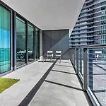 Luxe Miami Condo With Community Pool And Hot Tub!