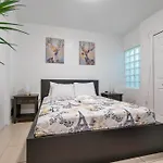 2/2 10 Minutes To Airport And 15 Minutes To Beach