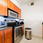 Exquisite 3Bedrooms W Top Amenities Free Parking