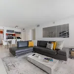 Exquisite 3Bedrooms W Top Amenities Free Parking