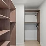 Lovely Modern & Homely Apartment With A Pool & Gym