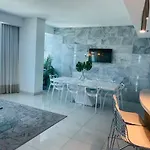 3 Bedroom Apartment In The Heart Of Brickell Sleeps 8