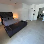 Renzzi Wynwood Apartments