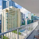 Amazing 3 Bedroom Condo At Brickell With Pool