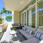 Awesome Apt With Pool In Midtown Miami