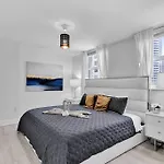 Modern 2/2 With Beautiful Ocean And Brickell Views