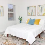 Large Miami Home Sleeps 22!