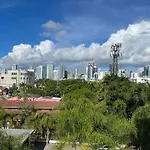 Reach-Miami Hosting: Luxury Apartment Near Brickell