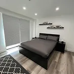 Reach-Miami Hosting: Luxury Apartment Near Brickell