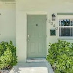 Deco Drive Miami • Near Hard Rock Stadium • South Beach • Wynwood