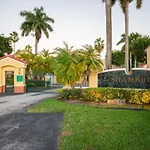 Beautiful 2/2.5 Condo W/Free Parking Fast Wifi