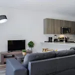 Awesome Townhouse 15 Minutes From The Beach