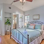 Modern 2 Bd And Loft Getaway Less Than 9 Mi To Dtwn!