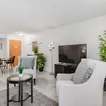 Amazing 3Br Condo At Brickell With City Views