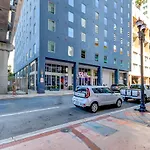 High End Studio Yotel Downtown L57