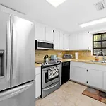 Little Havana Retreat - Newly Remodeled Villa By Loan Depot Stadium!