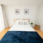 2Bed 2 Bath Airbnb Friendly Building With Pool, Hot Tub, And Gym