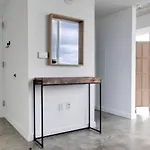 Sun-Splashed 1Br Condo Unit In Dwtn Miami With Wfh