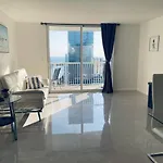 Airbnb-Friendly Balcony Brickell Condo With Parking