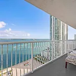 Spacious Ocean View Unit In The Heart Of Brickell