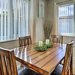 Gated Southern Miami Home 22 Mi To Downtown!